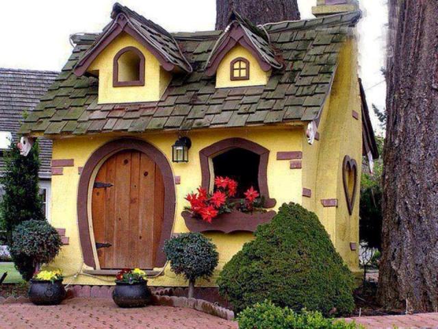 Fairytale_Tiny_Homes_%282%29.jpg